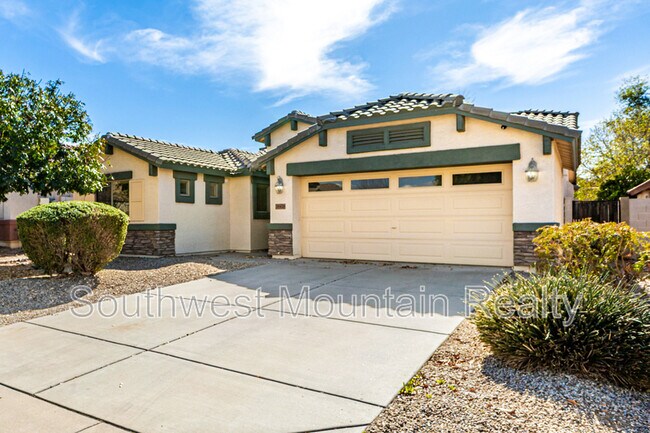 Building Photo - 38426 N Beverly Ave