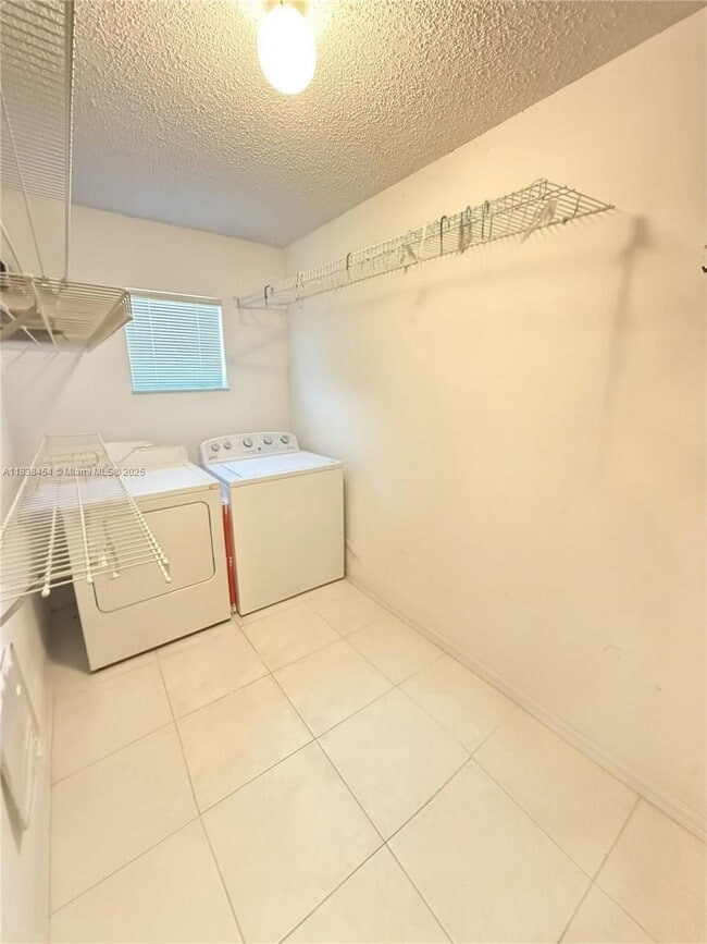 Building Photo - 5338 NW South Crisona Cir