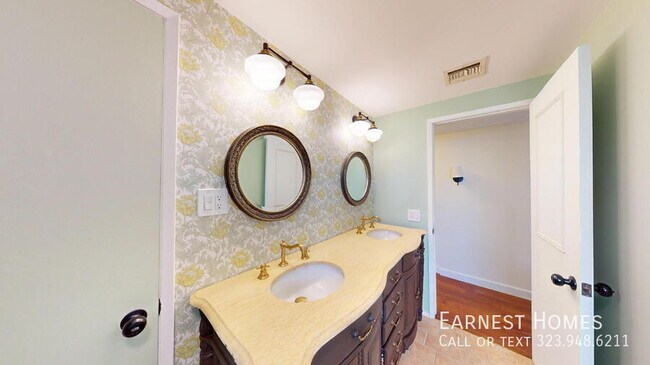 Building Photo - 4535 San Blas Ave