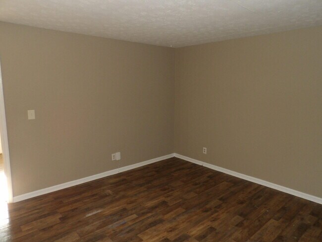 Building Photo - 75 Ashwood Ct
