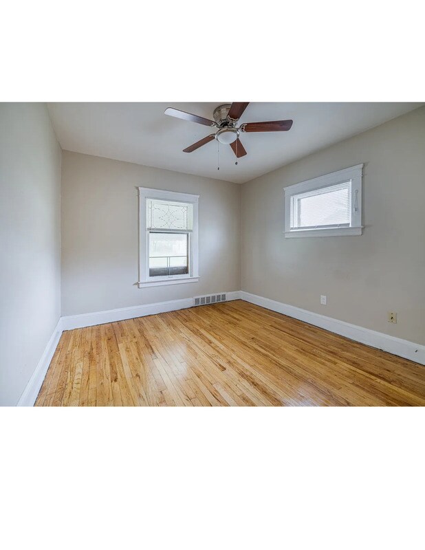Building Photo - 12401 Parkhill Ave