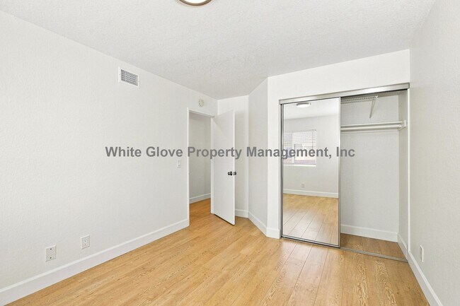 Building Photo - 26981 Stonehaven