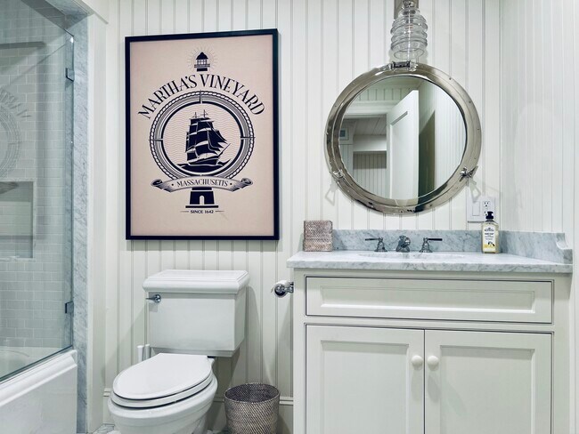 Building Photo - 3 Field Club Ln