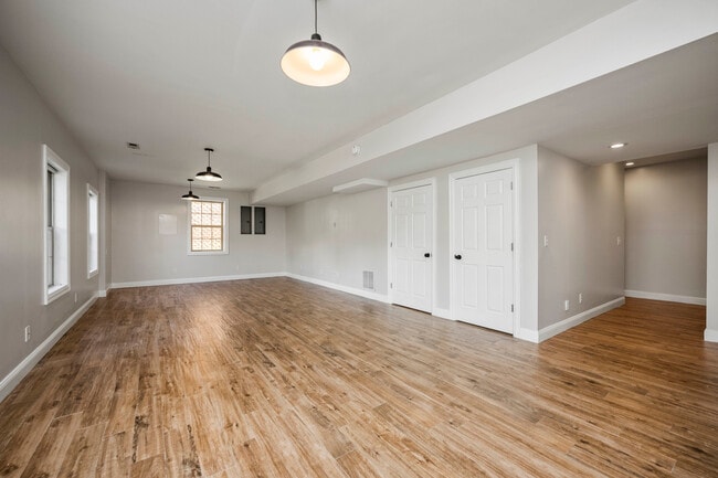 Building Photo - 393 Hays Blvd