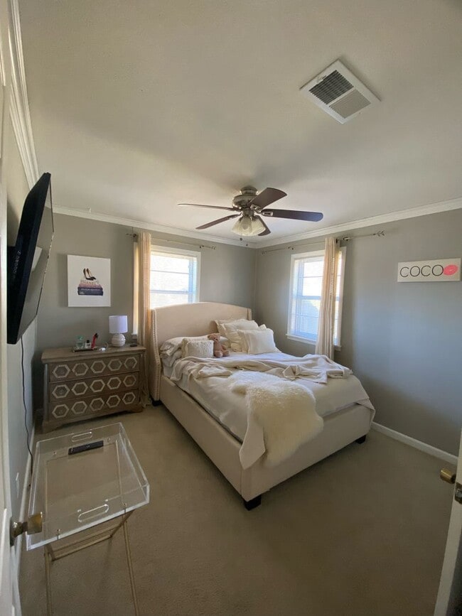 Building Photo - Contact Peggy 501 676 1758