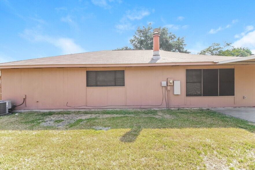 Building Photo - 1331 Goswell Ln