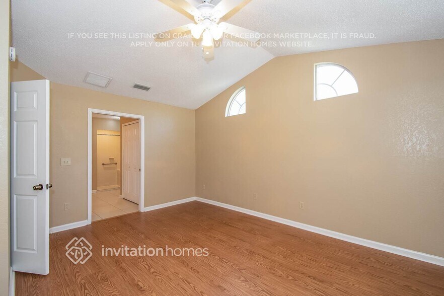 Building Photo - 8258 Lakemont Dr