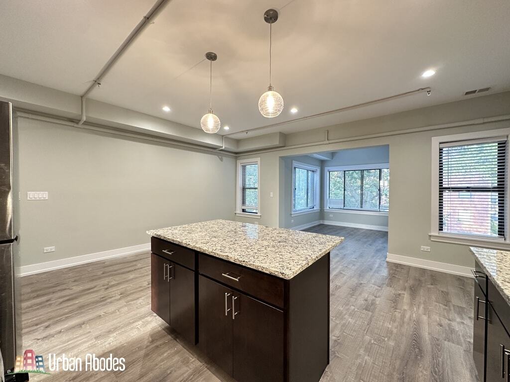 Building Photo - 1124 Maple Ave