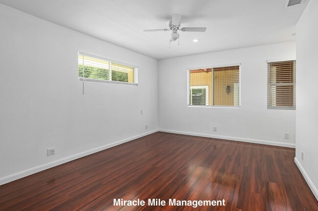 Building Photo - Ranch-Style, Spacious 5 Bedroom Home is De...