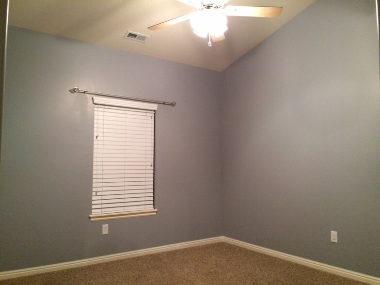 Bedroom 2 - 825 Jordan Oaks Ct