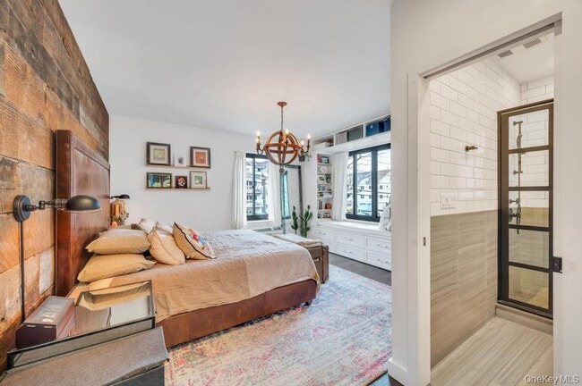 Building Photo - 100 W Broadway