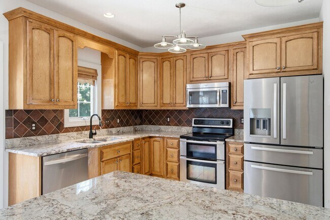 Building Photo - 2645 Blossom Trail E