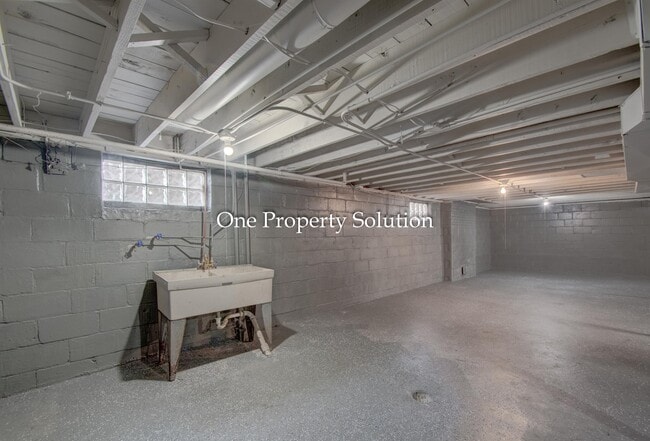 Building Photo - 317 Garfield St