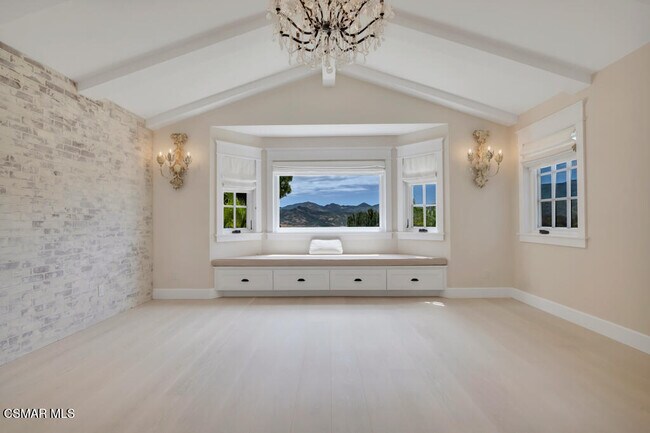 Building Photo - 2076 Hillsbury Rd