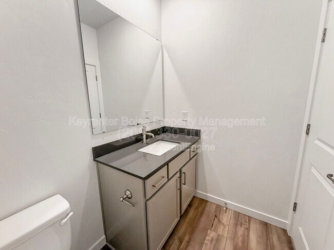 Building Photo - 4100 W Cirrus Ln