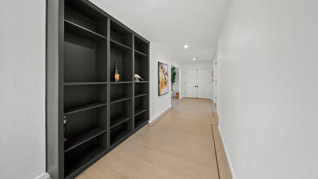 Building Photo - 1819 Cedar St