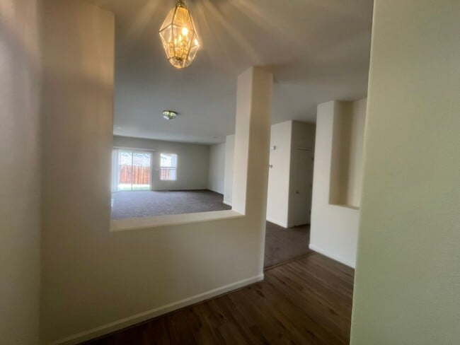 Building Photo - Beautiful 3 Bed, 2 Bath Home with 2-Car Garage in Desirable Sparks Neighborhood