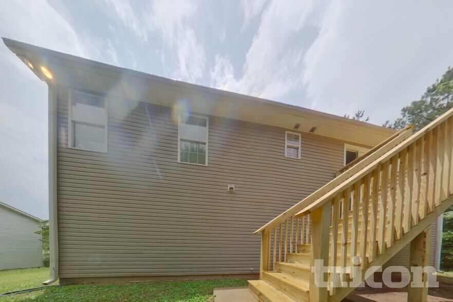 Building Photo - 241 W Fork Way