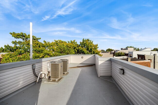 Building Photo - 1725 N 25th St