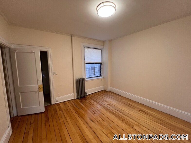 Building Photo - 441 Cambridge St