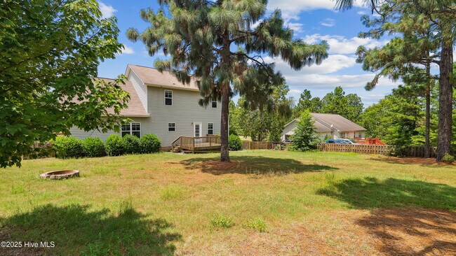 Building Photo - 110 Queens Cove Way