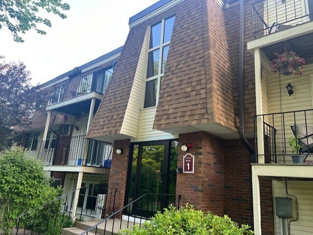 Building Photo - 80 Damon Rd