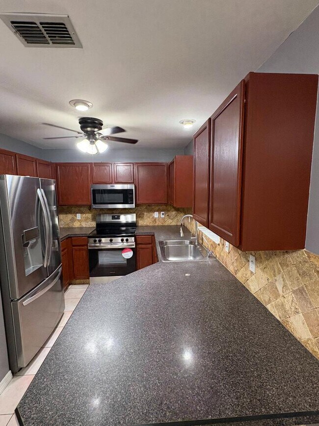 Building Photo - 436 Mango Cir