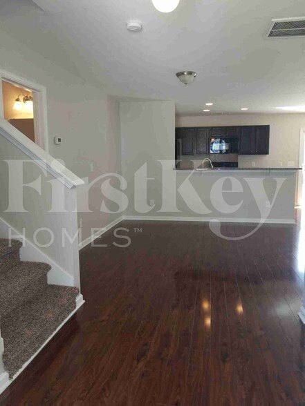 Building Photo - 156 Coosawatchie St