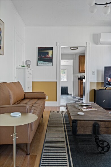 Building Photo - 4413 Albany Post Rd