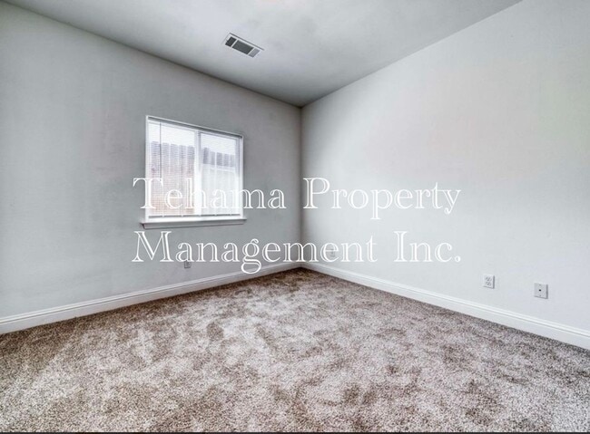 Building Photo - Red Bluff 3 bedroom 2 bathroom with 2 car garage