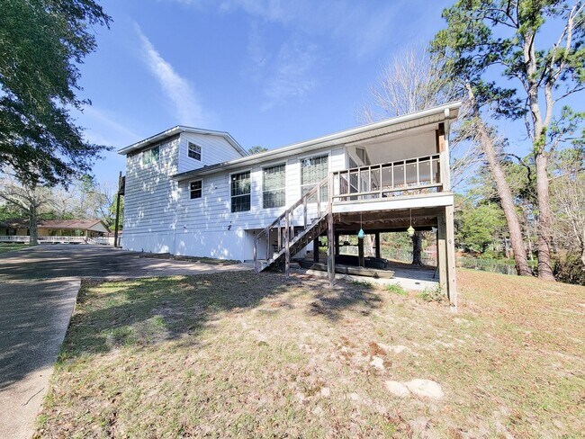 Building Photo - Escape to your updated 3-bed, 2-bath oasis in Goodrich, TX, featuring modern finishes, an open la...