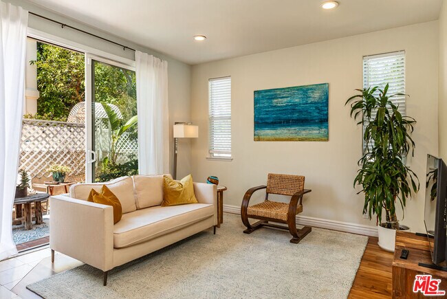 Building Photo - 6451 Zuma View Pl