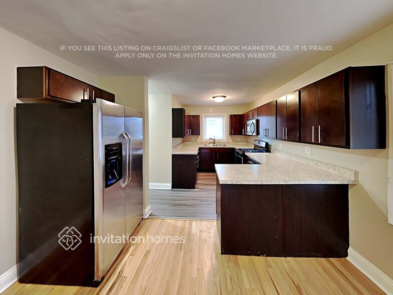 Building Photo - 4419 N Nagle Ave