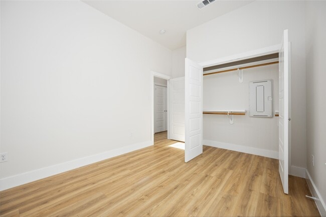 Building Photo - 7614 Avenue L