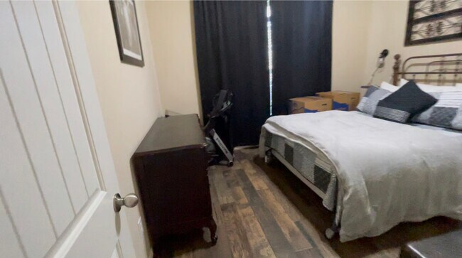 Building Photo - 12643 Jamestown Crossing Ln