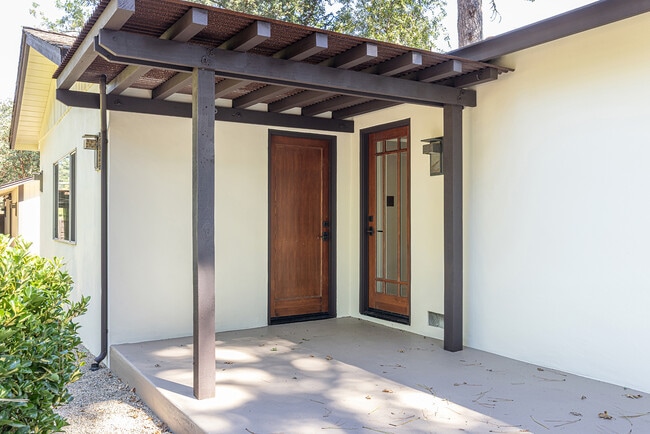 Building Photo - 525 Keyes Ave