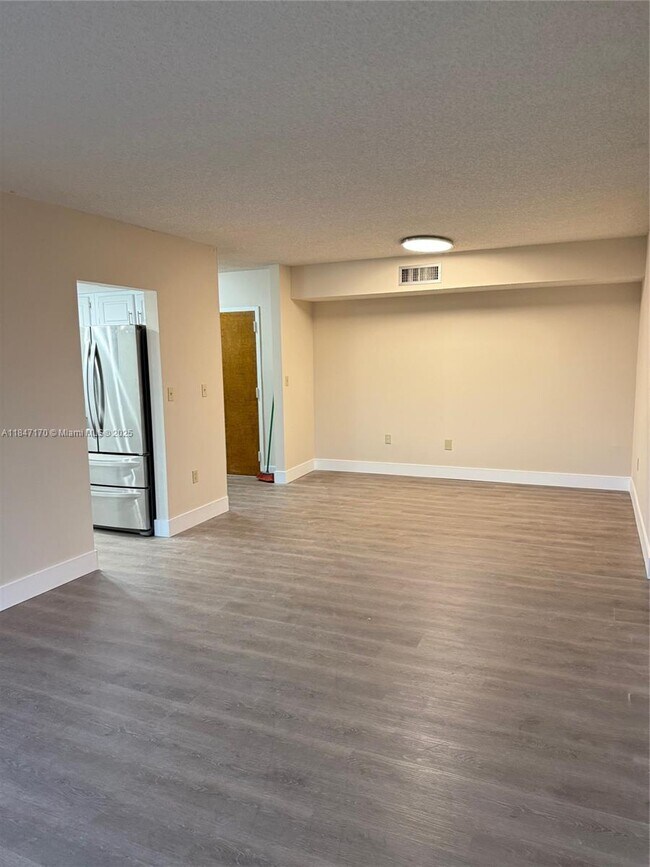 Building Photo - 5900 SW 127th Ave