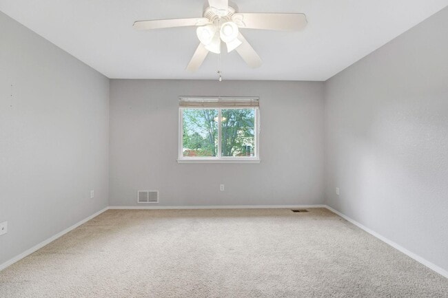 Building Photo - 6510 Stagecoach Ave