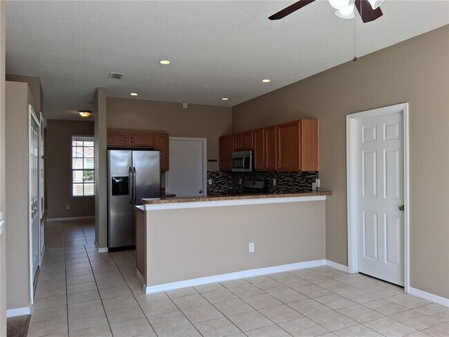 Building Photo - 325 Piano Ln