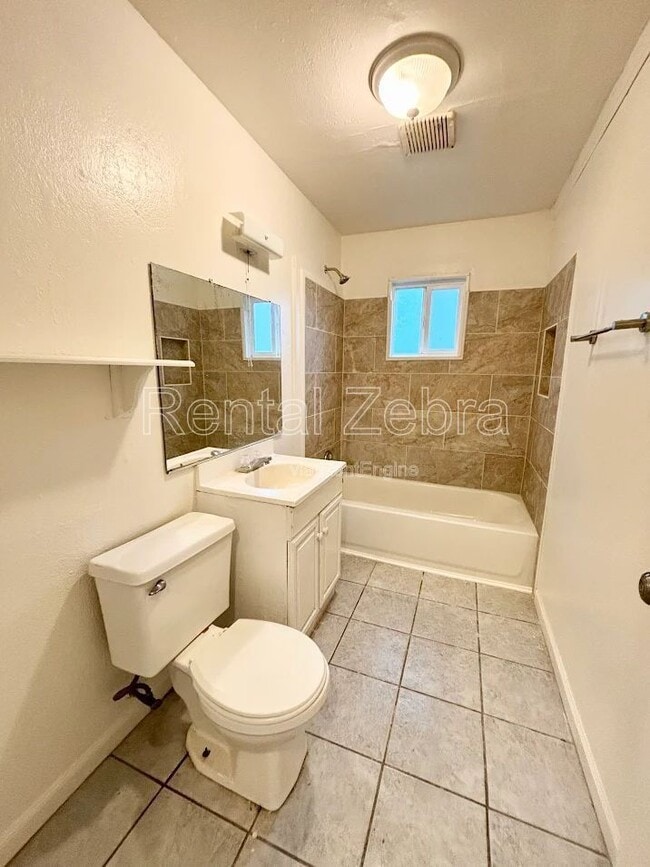 Building Photo - 641 M St