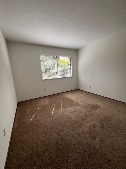 Building Photo - 538 Ironwood Ter