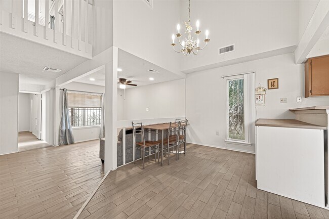 Building Photo - 13040 Greenway Chase Ct