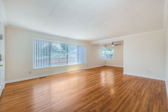 Building Photo - La Mesa Living at Its Best – Spacious Home w/Solar!