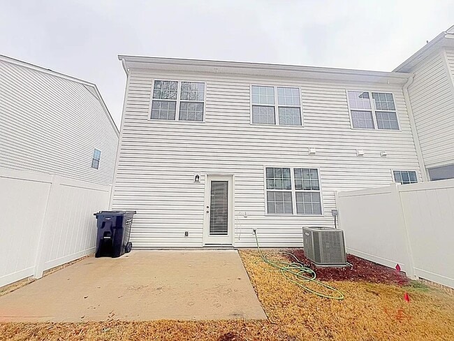 Building Photo - 211 Stellate Pl