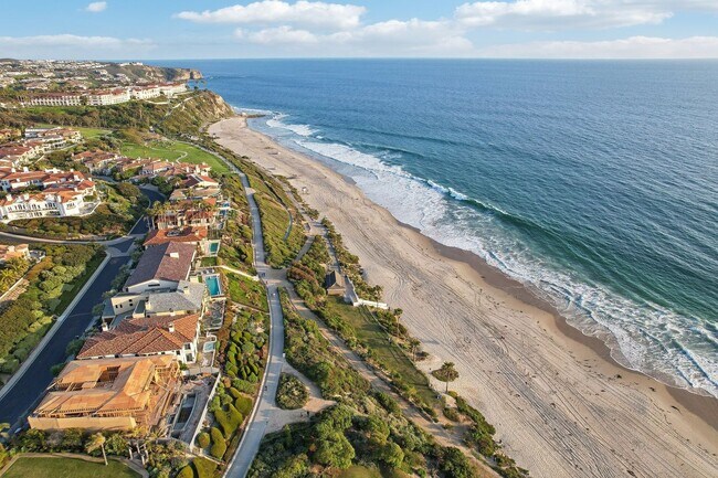Building Photo - OCEAN VIEW CUSTOM BUILT LUXURY ESTATE