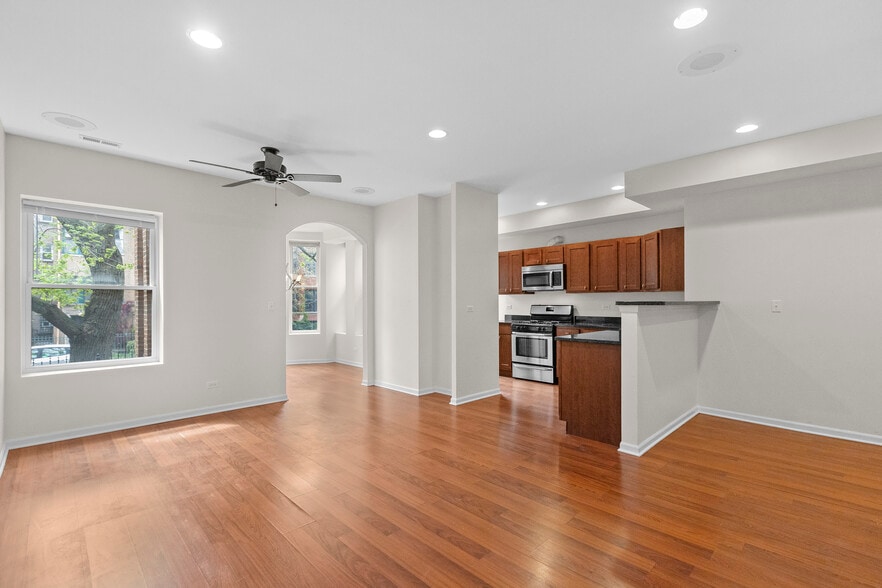 Building Photo - 7717 N Marshfield Ave