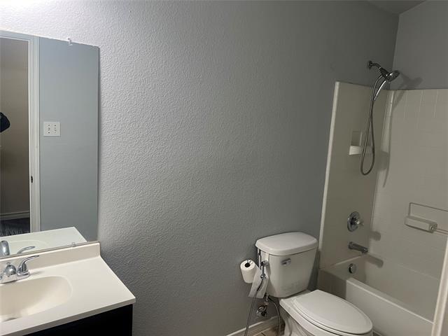 Building Photo - 6949 Sylvan Meadows Dr