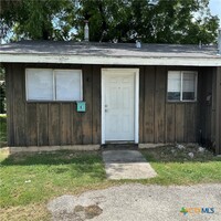 Building Photo - 1239 N LBJ Dr