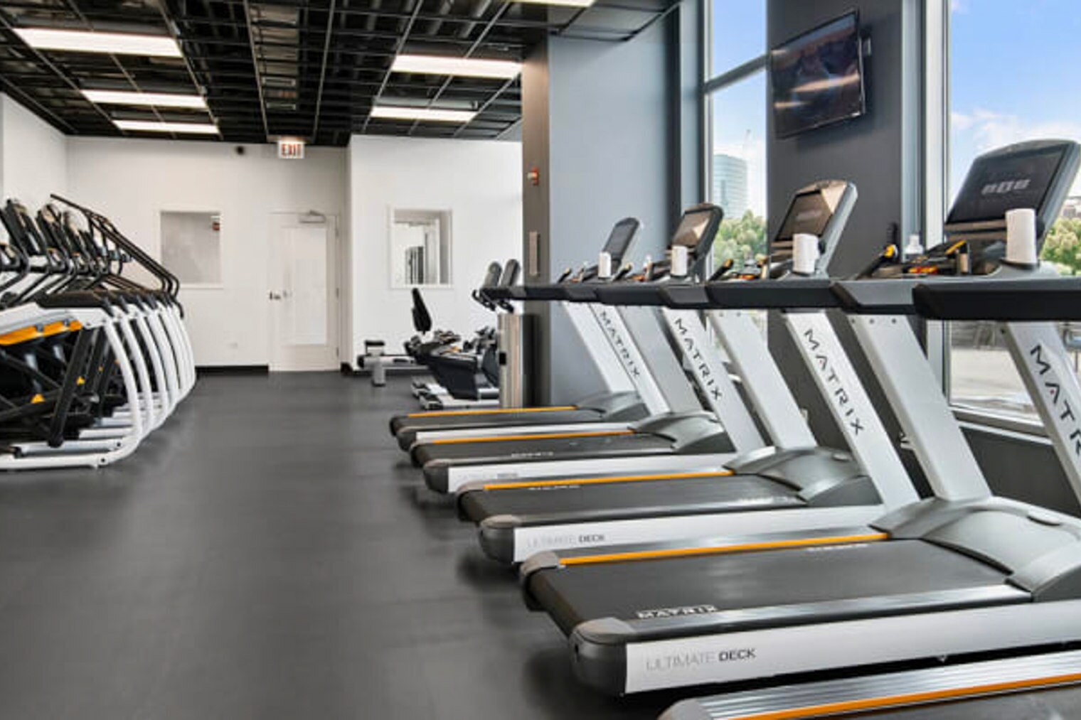 Building Photo - 300 N Canal St