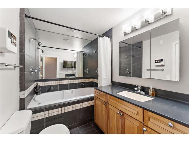 Building Photo - 4440 Denbigh Rd